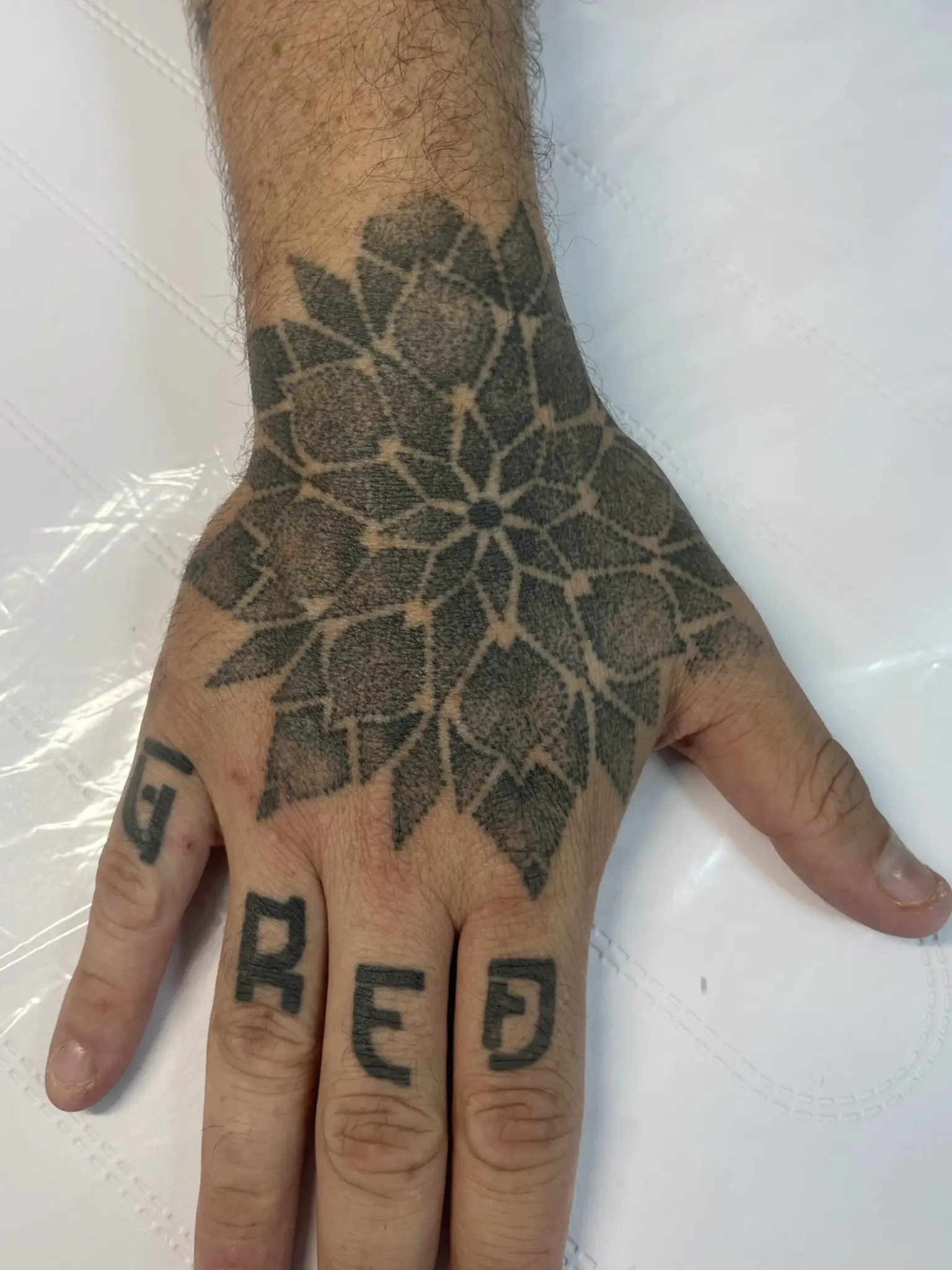 Avant — Mandala et lettrage main